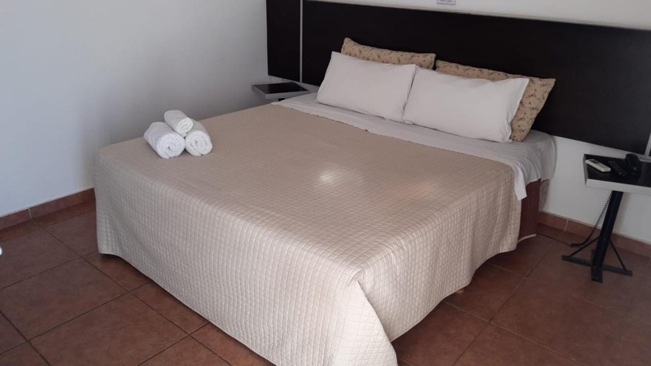 Hotel Ischigualasto San Juan Exteriör bild